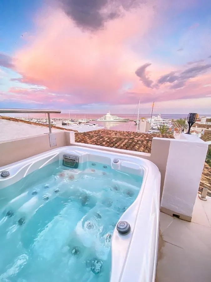Atico Puerto Banus, Marbella Apartment